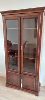 Italiaanse boekenkast Mahonie / Wortelnotenhout, Huis en Inrichting, Ophalen, Met deur(en), Glas, Kassiek