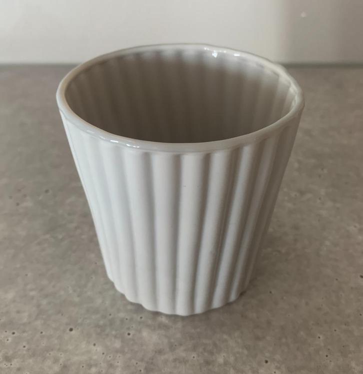Grijs Riverdale opaline espresso beker twv € 14,00, Huis en Inrichting, Keuken | Servies, Nieuw, Glas of Glazen, Effen, Glas, Ophalen of Verzenden