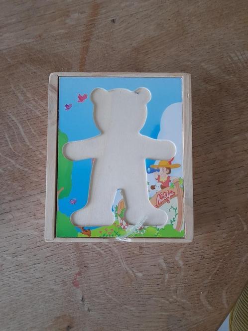 Beertje aankleden puzzel, Kinderen en Baby's, Speelgoed | Kinderpuzzels, Zo goed als nieuw, 2 tot 4 jaar, 10 tot 50 stukjes, Van hout