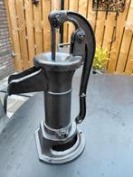 Kleine gietijzeren waterpomp., Tuin en Terras, Ophalen, Zo goed als nieuw