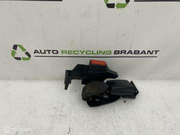 Gordelslot Links Achter Renault Clio 3 ORIGINEEL 8200649000 beschikbaar voor biedingen