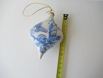 Ornament pegel bal porselein beschikbaar voor biedingen