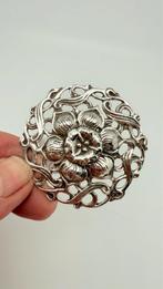 Mooie model zilveren bloem broche. Diameter: 5,4 cm., Ophalen of Verzenden, Zilver, Broche