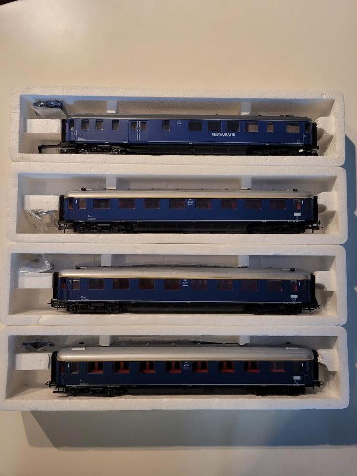 ROCO NS plan D 3XA + 1XRD Berlijns blauw, Hobby en Vrije tijd, Modeltreinen | H0, Nieuw, Wagon, Gelijkstroom, Roco, NS, Ophalen of Verzenden