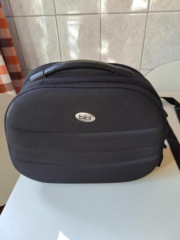 Zwarte luier-tas met veel vakken.    Merk: Bibi. beschikbaar voor biedingen