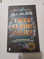 M.J. Arlidge - Twee kleine visjes, Boeken, Ophalen of Verzenden, Zo goed als nieuw, M.J. Arlidge