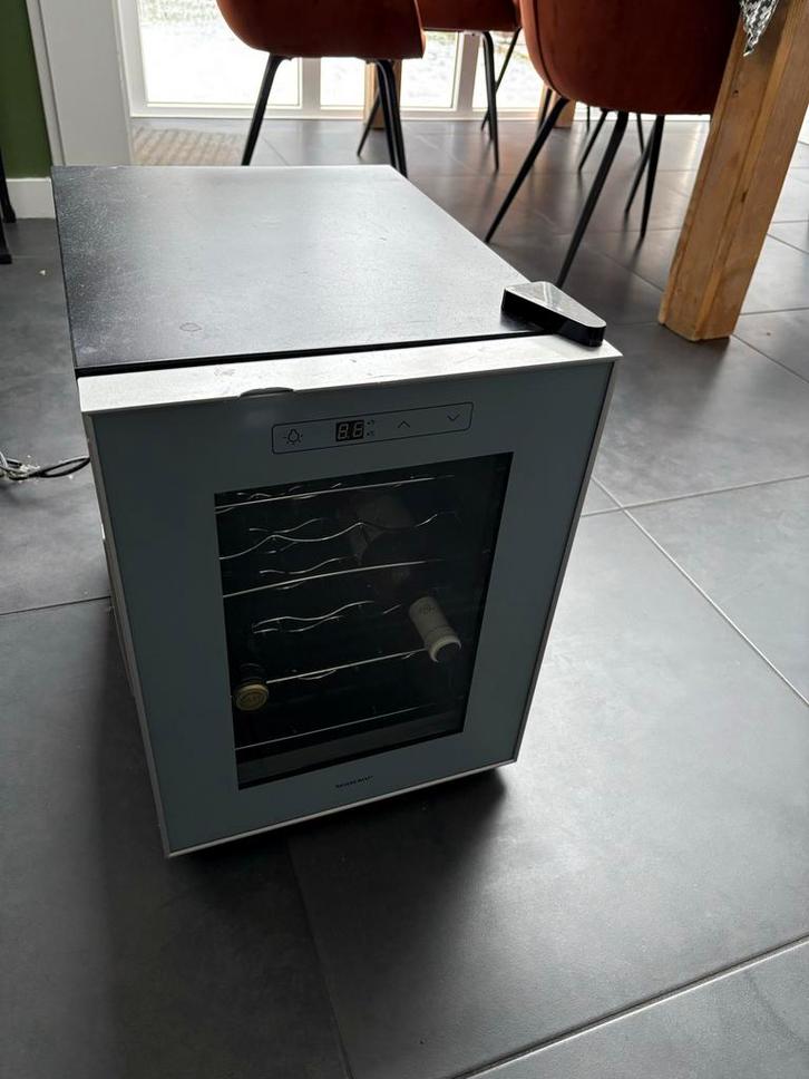 Compacte wijnkoelkast - 47x35cm, Witgoed en Apparatuur, Koelkasten en IJskasten, Zo goed als nieuw, Zonder vriesvak, Minder dan 75 liter