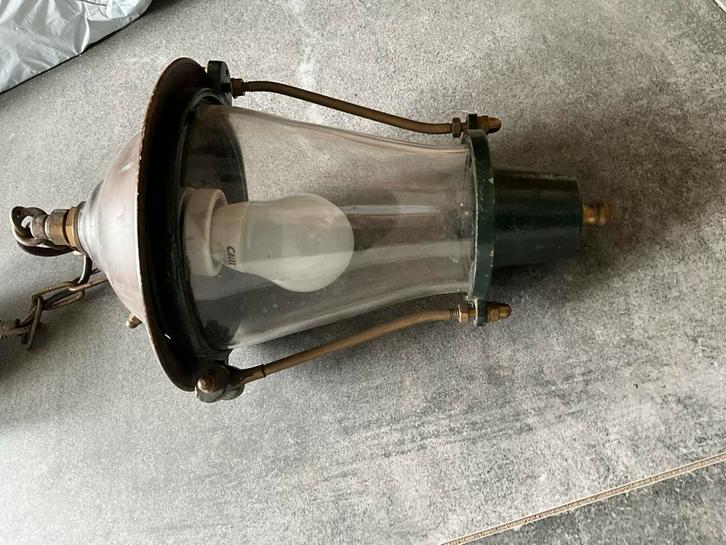 Vintage   Oude cafe buitenlamp van koper ,met glas ,, Huis en Inrichting, Lampen | Hanglampen, Gebruikt, Minder dan 50 cm, Glas