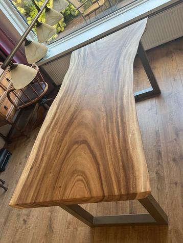 Industriële Boomstam Eettafel - Zo Goed Als Nieuw! beschikbaar voor biedingen
