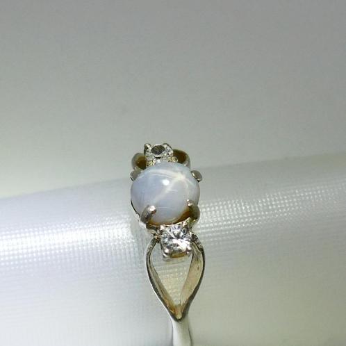 Zilveren ring met natuurlijke lichtgrijze stersaffier, Sieraden, Tassen en Uiterlijk, Ringen, Gebruikt, Dame, Kleiner dan 17, Zilver