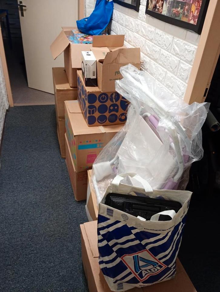 Partijtje rommelmarktspullen bijna alles is nieuw, Diversen, Rommelmarktspullen, Nieuw, Ophalen