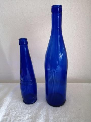 2 Blauwe flessen/vazen NIEUW! beschikbaar voor biedingen