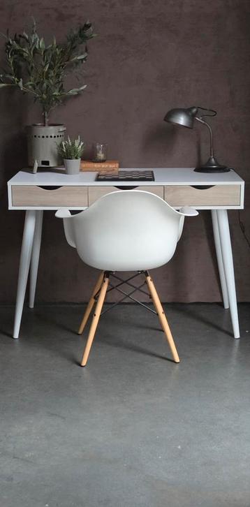 Wit bruin retro bureau Montijo leen bakker met kuipstoel beschikbaar voor biedingen