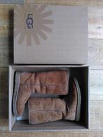 Uggs 37 chestnut bloemen, Kleding | Dames, Schoenen, Ophalen, Hoge laarzen, UGG, Bruin