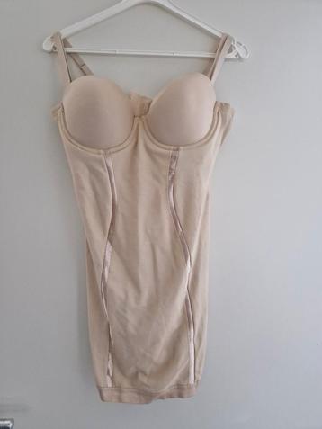 Shapewear onderjurk met bh cup C maat 38-M Flexees beschikbaar voor biedingen