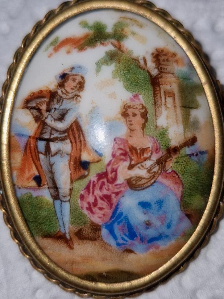 Porselein Limoges Broche, Sieraden, Tassen en Uiterlijk, Broches, Gebruikt, Overige materialen, Overige kleuren, Verzenden