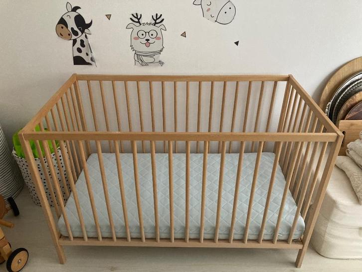 Babybedje incl matras beuken SNIGLAR IKEA 60 x 120, Kinderen en Baby's, Kinderkamer | Bedden, Zo goed als nieuw, Minder dan 140 cm