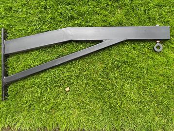 muurbeugel muurhouder wandbeugel bokszak boksen boxzak beschikbaar voor biedingen