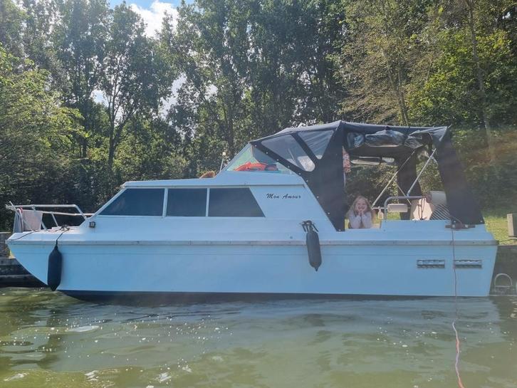 Mooie polyester kruiser, Watersport en Boten, Motorboten en Motorjachten, Zo goed als nieuw, Polyester, Diesel, 50 pk of meer