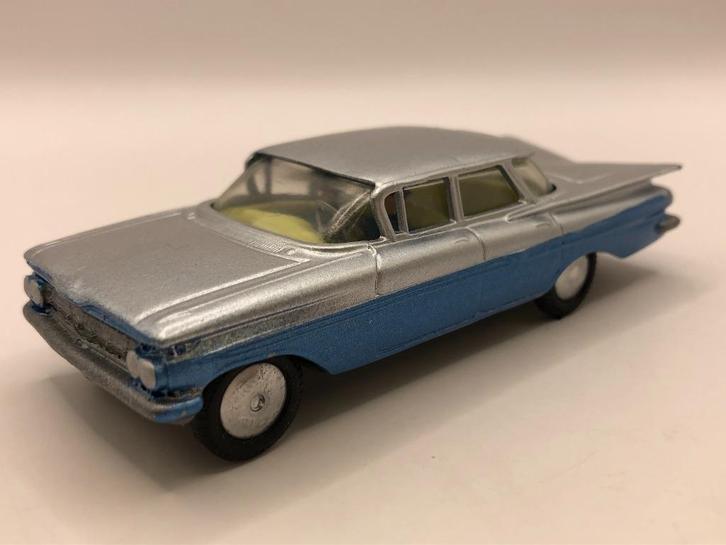Corgi Toys 220 Chevrolet Impala grijs+blauw REPAINT - M4, Hobby en Vrije tijd, Modelauto's | 1:43, Gebruikt, Auto, Corgi, Ophalen of Verzenden