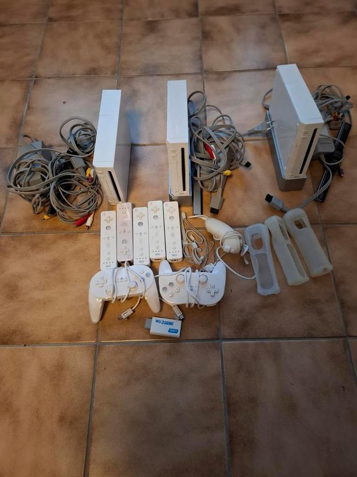 Nintendo Wii Lot - Consoles, Controllers, Games!, Spelcomputers en Games, Spelcomputers | Nintendo Wii, Met 3 controllers of meer
