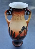 Gezocht: Vaas voor driedelig antiek kaststel, Ophalen