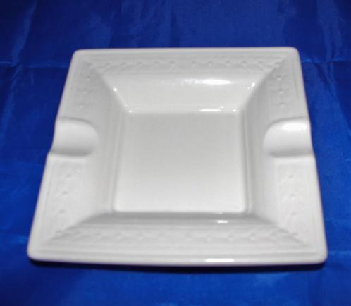 Villeroy&Boch Luxembourg vierkante asbak 136 a  roomwit, Huis en Inrichting, Keuken | Servies, Zo goed als nieuw, Bord(en), Overige stijlen