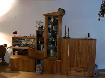 Gratis Wandmeubel beschikbaar voor biedingen