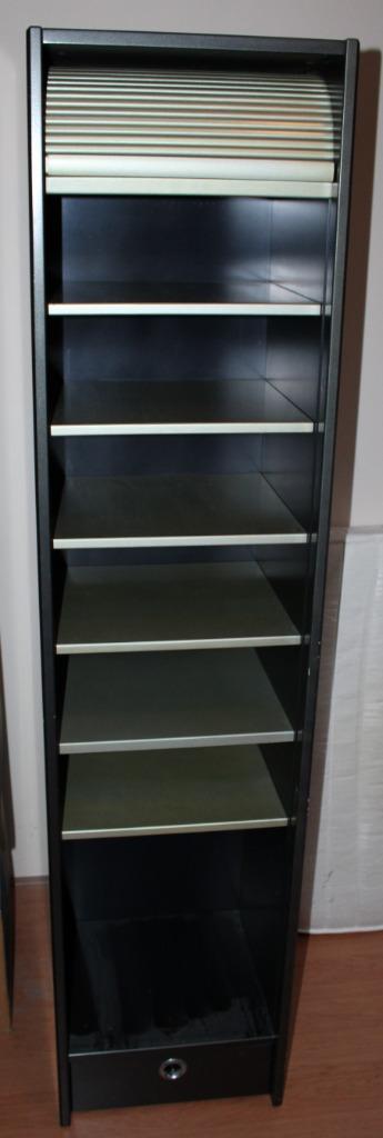 Roldeur kast en hoekkastje beschikbaar voor biedingen