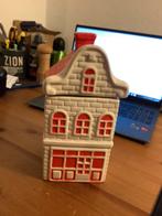 Keramieken voorraadpot rood/wit Grachtenpand 11 x 11 x 24 cm, Gebruikt, Keramiek, Overige typen, Ophalen of Verzenden