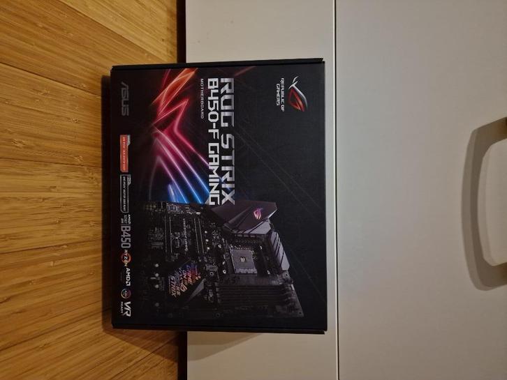 Asus ROG STRIX B450-F Gaming (AM4) motherboard, Computers en Software, Moederborden, Refurbished, AMD, DDR4, Ophalen of Verzenden