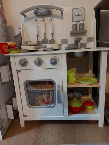 Speelkeuken  beschikbaar voor biedingen
