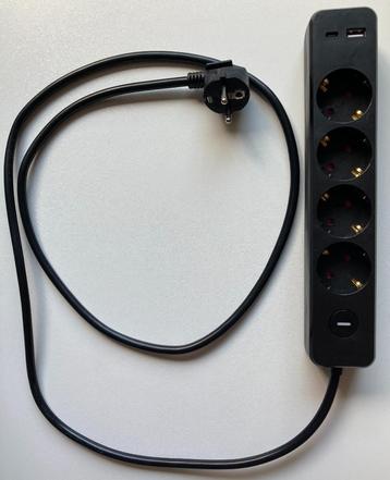 SwitchOn Stekkerdoos (6 aansl.:4xst.&2xUSB:A+C | 1.5m/3680W) beschikbaar voor biedingen