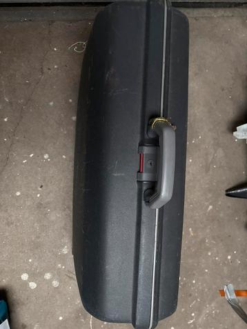 Samsonite Medium robuuste en onverwoestbare koffer te huur. beschikbaar voor biedingen