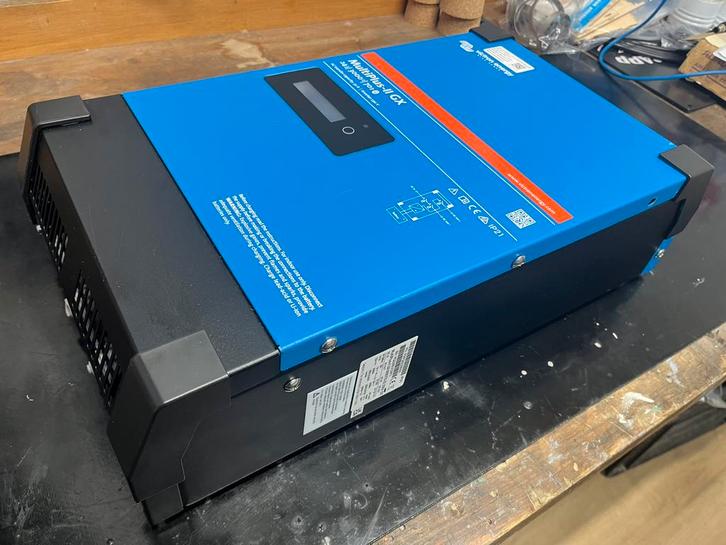 Victron Multiplus II GX 24/3000 omvormer en acculader, Watersport en Boten, Navigatiemiddelen en Scheepselektronica, Zo goed als nieuw