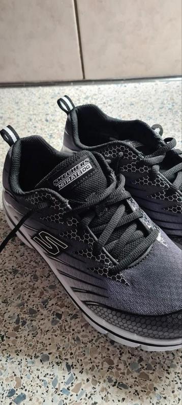 Jongens skechers maat 37 beschikbaar voor biedingen
