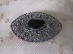 Vintage broche, zilverkleur met zwart steentje, Sieraden, Tassen en Uiterlijk, Broches, Overige materialen, 4 tot 7 cm, Ophalen of Verzenden