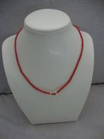 bloedkoraal kettinkje 14 karaat slotje en kraaltjes, Sieraden, Tassen en Uiterlijk, Antieke sieraden, Ophalen of Verzenden, Overige materialen