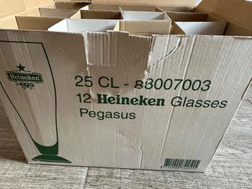 12 Heineken Pegasus Glazen - Nieuw in Doos! beschikbaar voor biedingen
