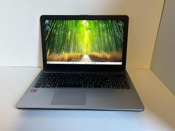 Asus laptop Windows 11 8GB RAM SSD Schijf beschikbaar voor biedingen