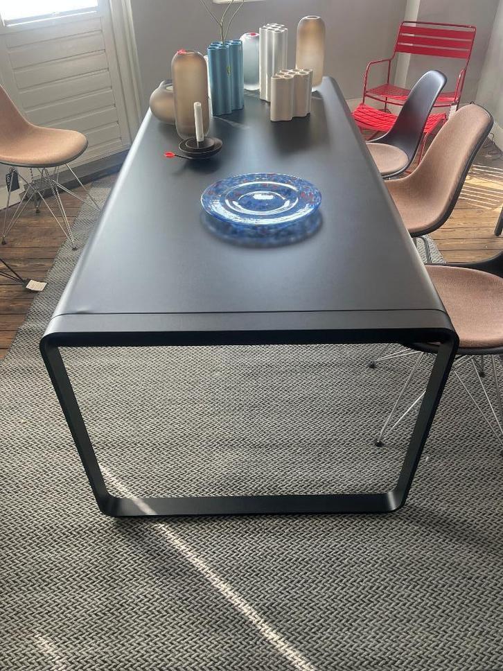 Bellevie outdoor tafel - Liquorice - Fermob, Huis en Inrichting, Tafels | Eettafels, Zo goed als nieuw, 50 tot 100 cm, 150 tot 200 cm