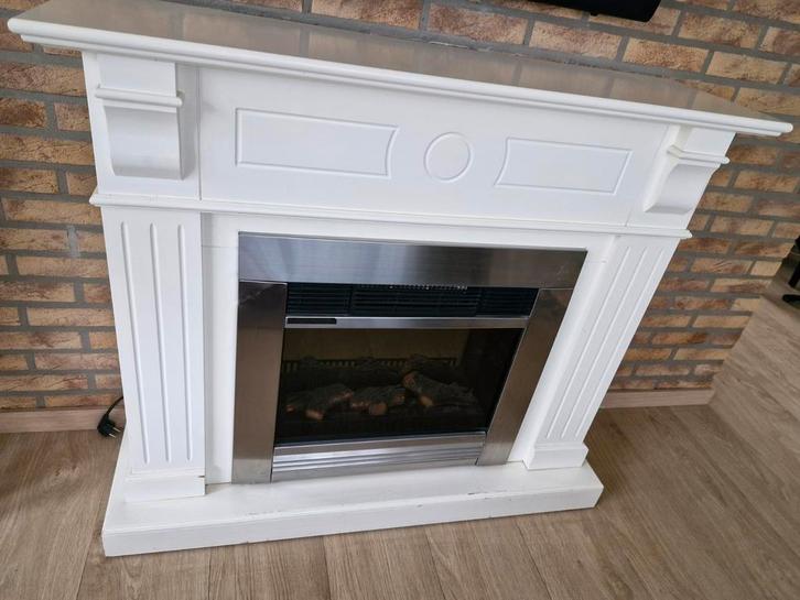 Haard met ombouw, Huis en Inrichting, Haarden, Zo goed als nieuw, Elektrische haard, Ophalen