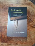 A. van Nieuw Amerongen - En de wereld gaat voorbij ..., Ophalen of Verzenden, Zo goed als nieuw, A. van Nieuw Amerongen