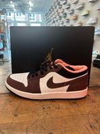 Jordan 1 Low Mocha - Maat 41 & 47,5, Kleding | Heren, Schoenen, Bruin, Nike, Nieuw, Ophalen of Verzenden