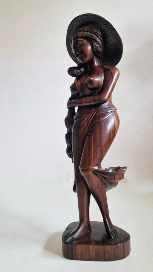 Balinees houtsnijwerk vrouw, Antiek en Kunst, Kunst | Beelden en Houtsnijwerken, Ophalen of Verzenden