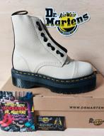 Dr. Martens Sinclair Parchment Beige, Milled Maat: 43 UK9, Kleding | Dames, Schoenen, Nieuw, Beige, Ophalen of Verzenden, Hoge laarzen