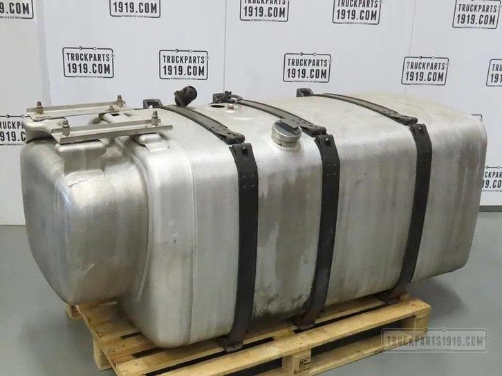 Scania 2532047 Brandstoftank + steunen 710L, Auto-onderdelen, Vrachtwagen-onderdelen, Scania, Brandstofsystemen, Gebruikt, Ophalen