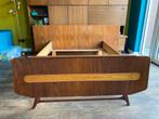 Vintage Mid-Century Bed Louis van Teeffelen stijl, Huis en Inrichting, Ophalen, Gebruikt, Bruin, Tweepersoons