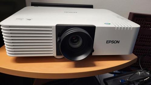 Epson EB-L520U Beamer - Zo goed als nieuw!, Audio, Tv en Foto, Beamers, Zo goed als nieuw, LCD, Ophalen of Verzenden