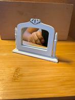 Oude kantel spiegel - hxbxd 6.8x8.8x1.2cm - hout, Ophalen of Verzenden, Zo goed als nieuw, Poppenhuis